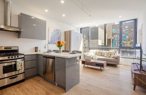 Downtown Montreal Apartment | Cute 1BDR Apt on Bishop St- Heart of MTL
