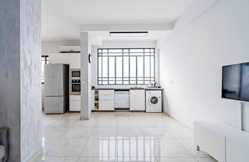 Tel Aviv Apartment | Cute 1BR in Jabotinsky by Holiday-rentals