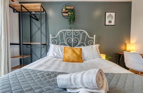 Derby Apartment | Cute 2 bed flat in the heart of Derby By 20Property Stays Short Lets & Serviced Accommodation