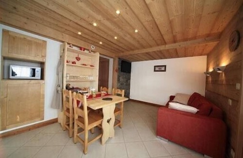 Le Grand-Bornand Apartment | CUTE 2 ROOMS SITUATED IN FOOT TRACK CHINAILLON LE GRAND BORNAND