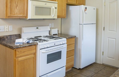 Las Cruces House | Cute 3 Bedroom Home in Las Cruces, N.M - (Near Hwy 70 & I-25)