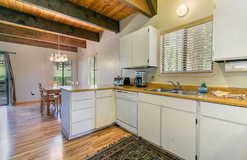 Incline Village Cabin | Cute 3 Bedroom on the Golf Course (CC6)