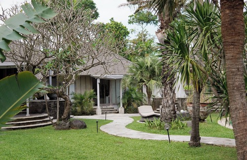 Dyanapura Villa | CUTE 3BR Villa, W/Feature Gardens & Pool - By The Beach, Seminyak!