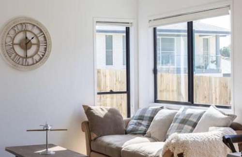 Calamvale House | Cute 4BR Family Home in Calamvale
