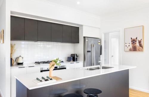 Calamvale House | Cute 4BR Family Home in Calamvale