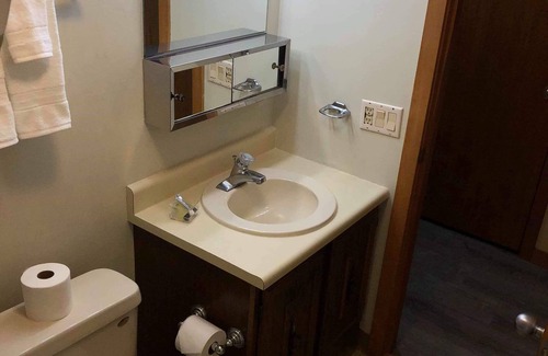West Dover Condo | Cute and Cozy Condo at the base of Mt Snow