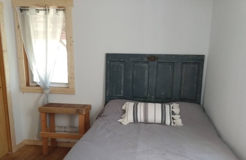 Marble House | Cute and cozy two bedroom/one bath home