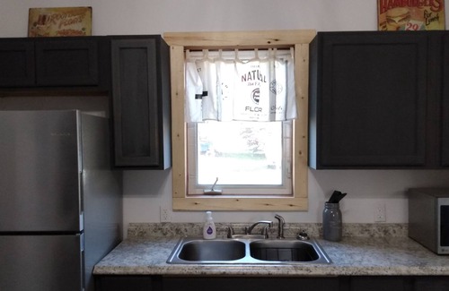 Marble House | Cute and cozy two bedroom/one bath home