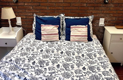 Vallirana House | Cute Apartment, garden & pool 20 km from Barcelona