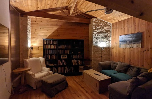 Arcais House | Cute Barn - Cosy comfortable and unique space for an intimate stay for a couple