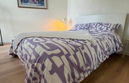 Burwood East Bed & Breakfast | Cute bedroom in a shared apartment with private bathroom in Burwood Brickworks.