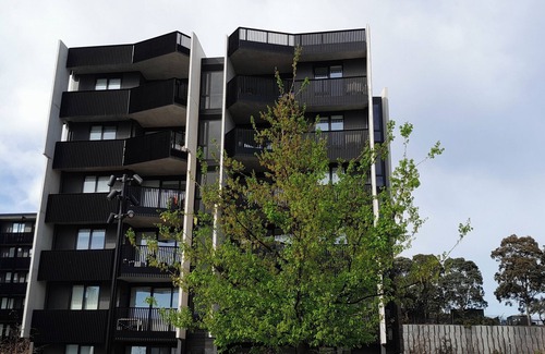 Burwood East Bed & Breakfast | Cute bedroom in a shared apartment with private bathroom in Burwood Brickworks.