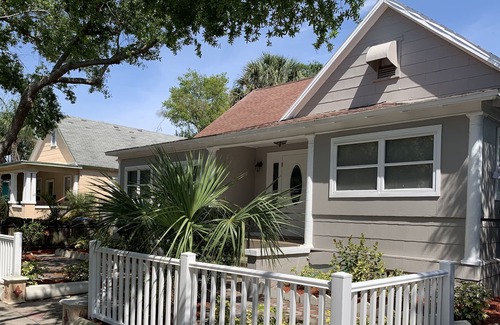 Historic Uptown House | Cute Bungalow minutes from Downtown St Petersburg!