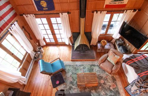 Yachats House | Cute Cabin in Yachats! Short walk to rivers' edge! River Walk Cabin