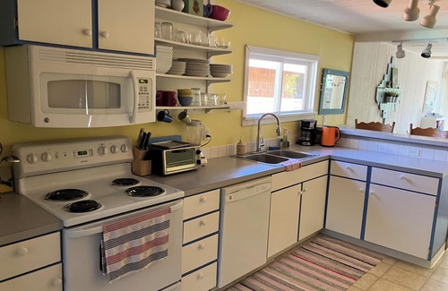 Downtown Cannon Beach Cottage | Cute Cannon Beach Cottage