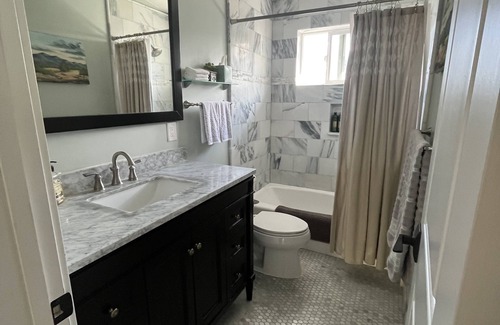 Paso Robles House | Cute Canyon Guest House near downtown with views- dog friendly!