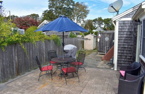 Dennis Port House | Cute Cape Cod Cottage 3/10th of a mile to Sea Street Beach!