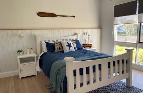 Port Albert Bed & Breakfast | Cute Clean and Cosy Windspray Cottage - Less Than 500m to the Heart of Town