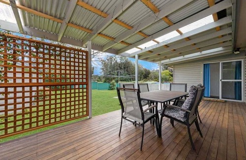 Catalina House | Cute Coastal Cottage with golf views, walking distance to town or beach