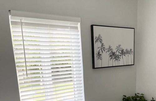 Delray Beach Cottage | Cute Corner Cottage