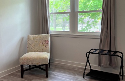 Saratoga Springs Cottage | Cute Cottage 5 minutes from the Track