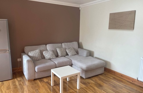 Bathgate House | Cute Cottage Central Bathgate