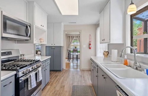 Paso Robles House | Cute Cottage Close to Downtown! w/Firepit