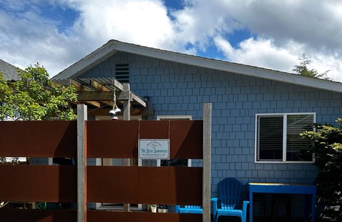 Rockaway Beach Cottage | Cute Cottage walking distance to 7 miles of beach - Dogs welcome!