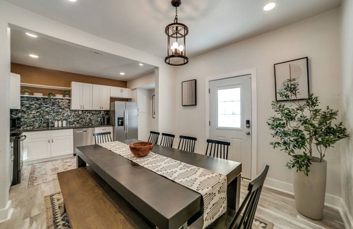 Near East Side House | Cute & Cozy 4BR home in Historic Downtown SA