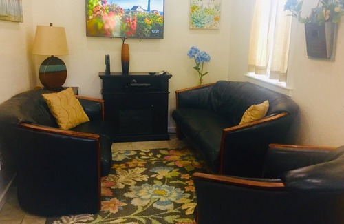 Flagstaff House | Cute, cozy & clean 2 bedroom within walking distance national forest & down town