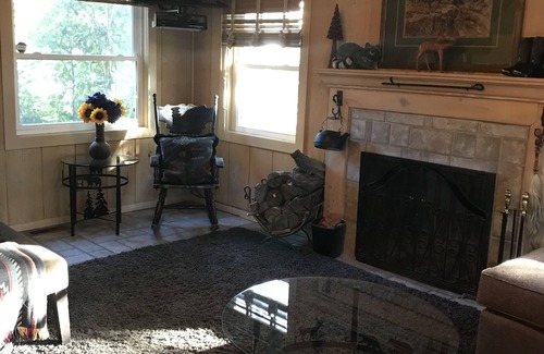 Cedar Glen House | Cute, Cozy, Clean Mountain Cottage Please inquire for dates available. Pets