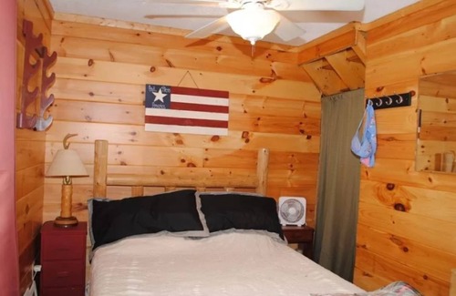 Houghton Lake Heights Cabin | Cute, Cozy, Fun cabin for all to enjoy