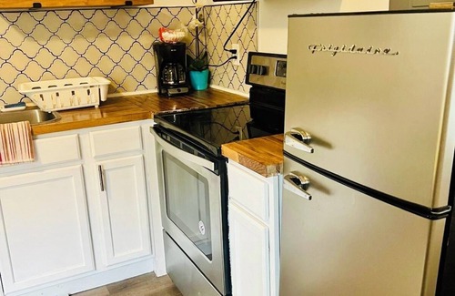 Jacksonville Apartment | Cute, cozy place! Very peaceful & Safe!