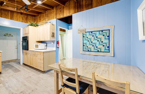 Rockaway Beach Cabin | Cute dog-friendly beach cabin with wood-burning fireplace & private hot tub