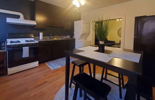Canton Apartment | Cute getaway in Baltimore near the park