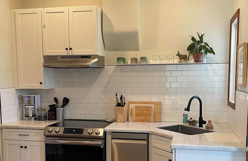 Lafayette Cottage | Cute Historic Old Town Lafayette Cottage: Walk Everywhere!
