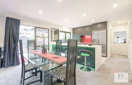 Kohimarama Apartment | Cute Home in Kohi near beach