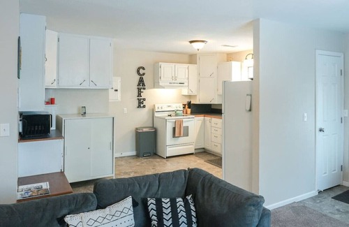 Sturgis Apartment | Cute home in Sturgis City Limits