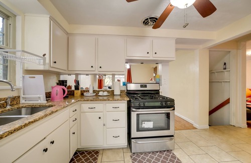 Mount Lebanon House | Cute Home w/Patio ~ 7 Mi to Dtwn Pittsburgh