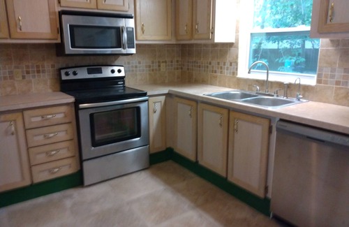 Fellowship House | Cute house good neighborhood 6 miles from WEC fenced yard and plenty parking