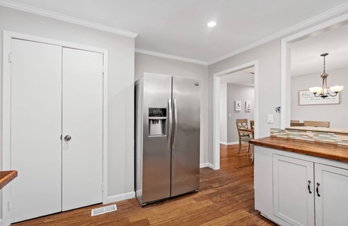 Franklin House | Cute House in town with private yard