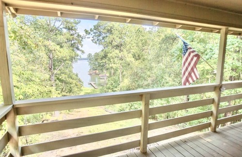 Eatonton Cottage | Cute Lake Front Cottage