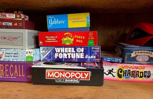 Cadillac Cottage | Cute lakefront cottage on Lake Mitchell in Cadillac, Michigan