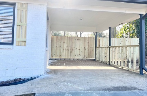 Dacula House | Cute Little 4Br/2bath Farmhouse - Corp Housing welcome!