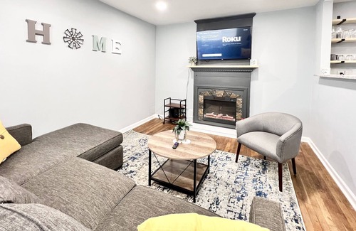 Dacula House | Cute Little 4Br/2bath Farmhouse - Corp Housing welcome!