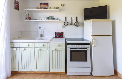 Gabian House | Cute Medieval Gabian Hideaway Gite with River and Vineyard Views