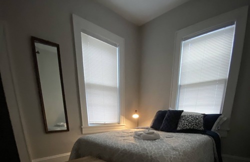 Roanoke House | Cute Modern Self check-in Close to DownTown Dog Friendly!