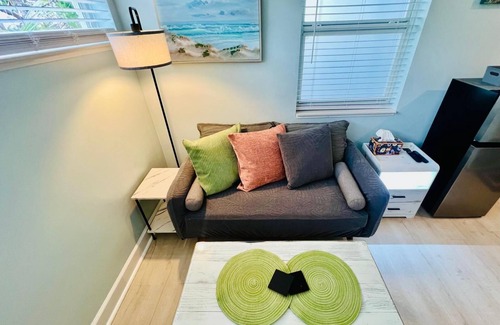 Lake Worth Apartment | Cute & modern studio apartment in prime location in downtown Lake Worth Beach!