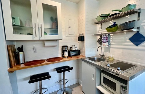Lake Worth Apartment | Cute & modern studio apartment in prime location in downtown Lake Worth Beach!