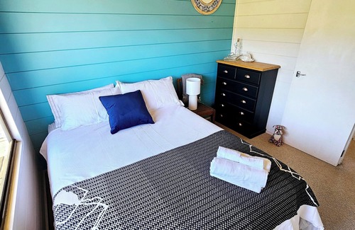 Paraparaumu Beach Cottage | Cute 'n' Cozy on Manly